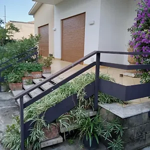 giardino-delle-arance-luxury-rooms.sicilyhotelsitaly.net/