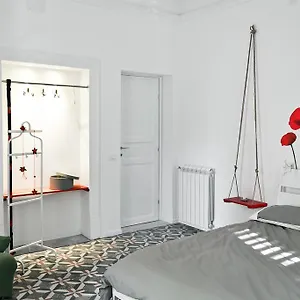 https://a-casa-di-chiara-palermo.sicilyhotelsitaly.net